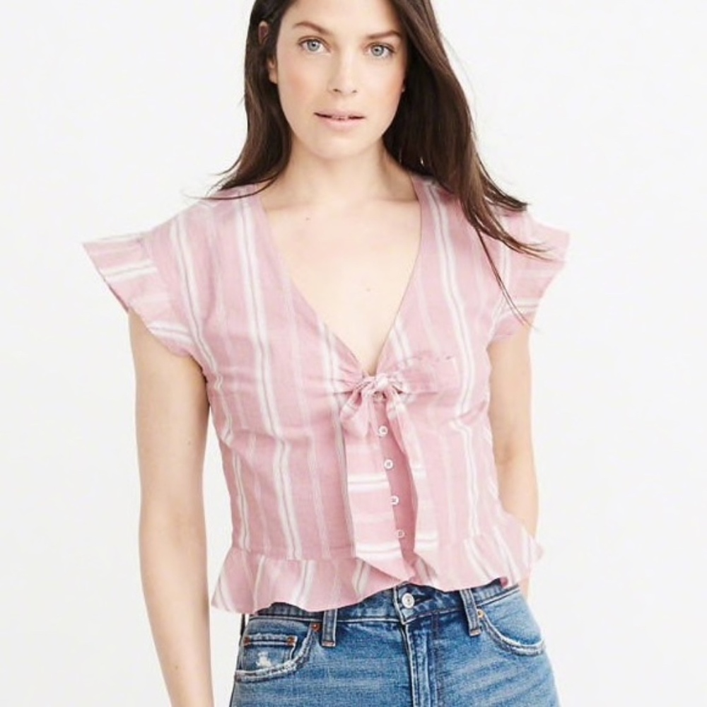 Adorable Tie-Front Abercrombie Top!